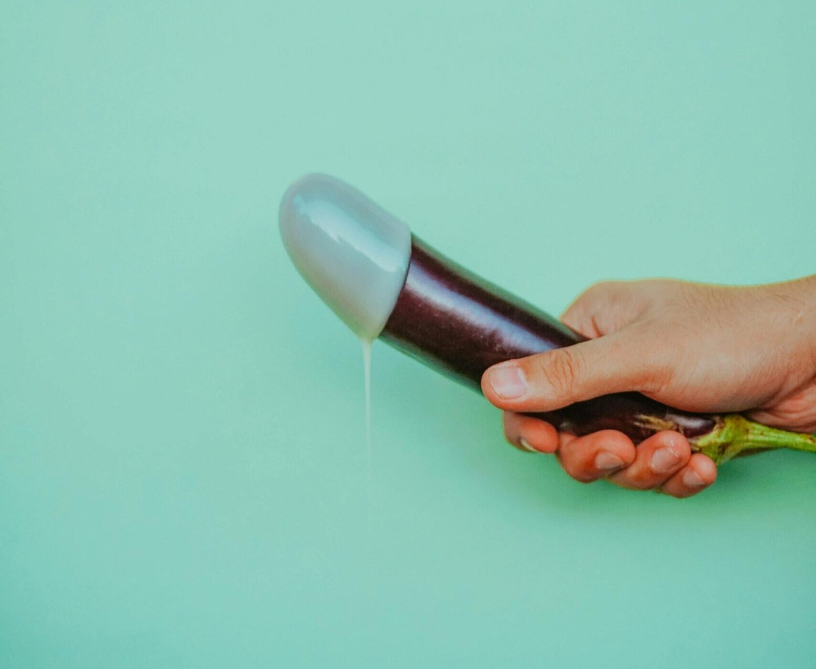 Artikel 5 des Grundgesetzes aktuell: Sexualsprache im Fokus – Penis als “einäugigen Glatzenaal” zu bezeichnen künftig eine Straftat